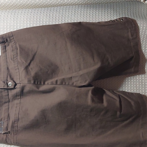 Lulu B shorts - Picture 5 of 5